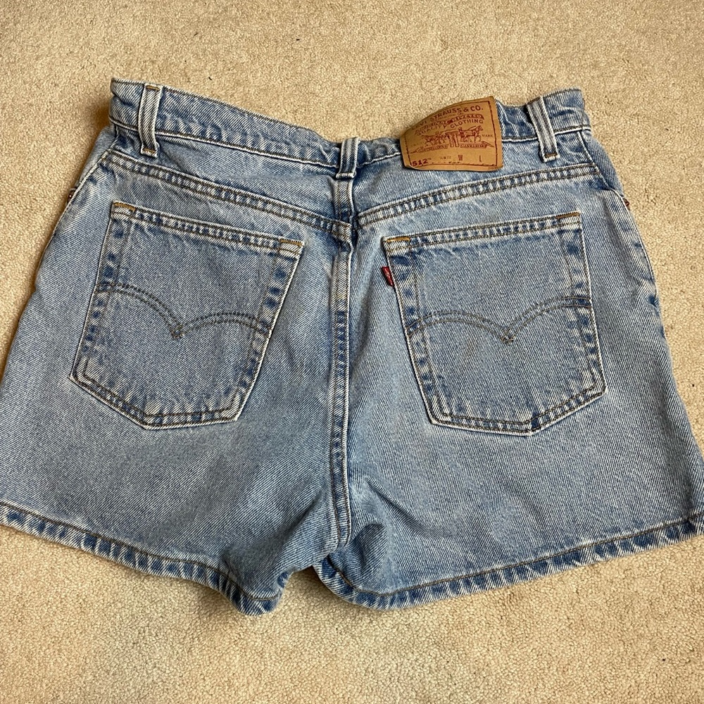High waisted Levi shorts